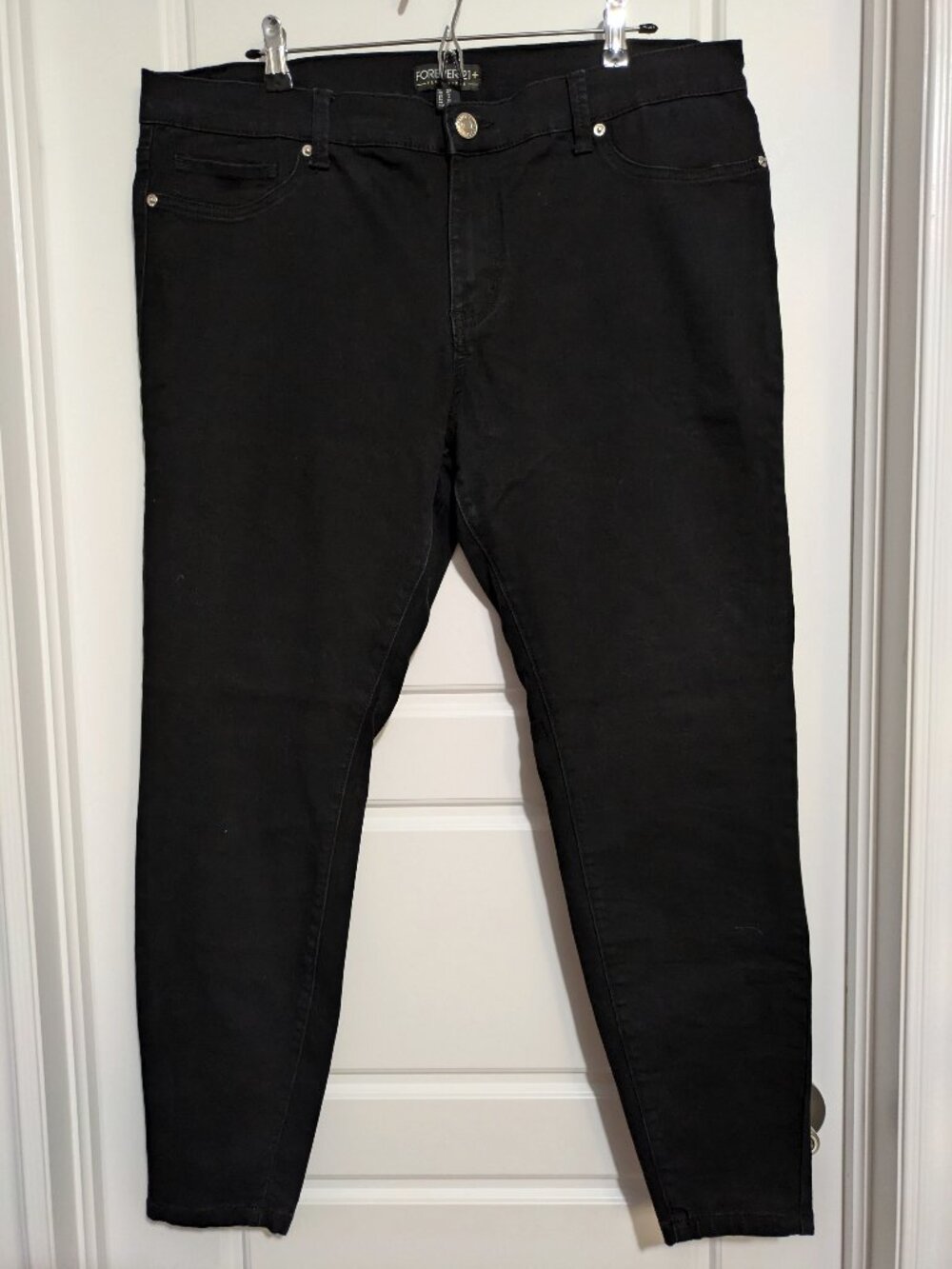Forever 21+ Plus Sizes 18 US Black Skinny Jeans